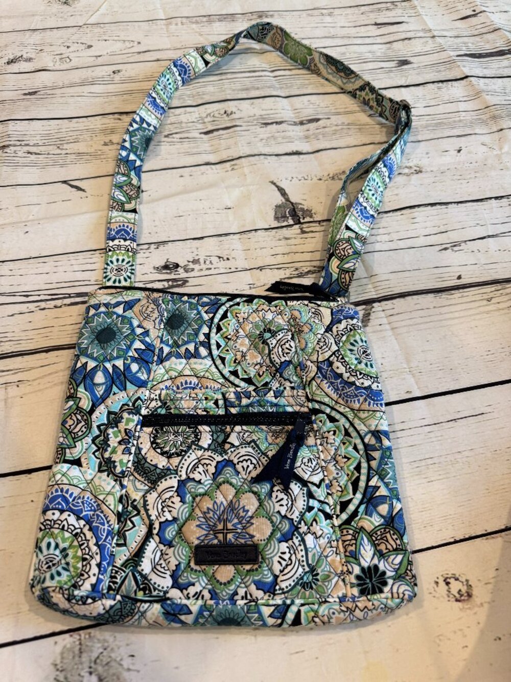 Vera Bradley XL Crossbody Sketched Medallion Pattern
